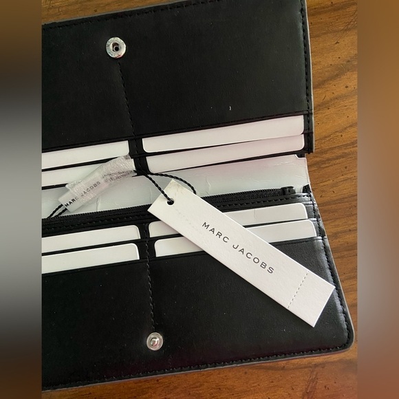 NWT MARC JACOBS LIGHT GREY GENUINE Leather Bifold Wallet Purse MSPR $165 Read - Picture 8 of 14